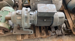 Cyclo redutor em motor 3 cv