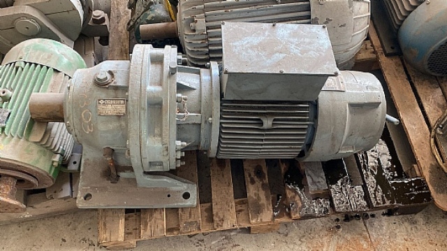 Cyclo redutor em motor 3 cv